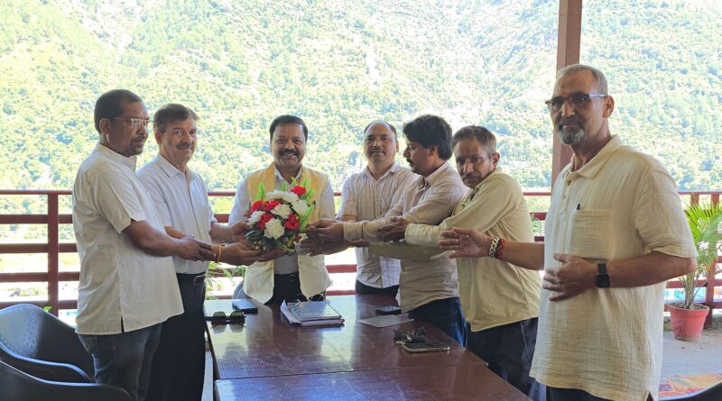 गौचर में हुई पत्रकारों की समस्याओं पर चर्चा
