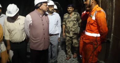 मुख्यमंत्री धामी ने टनल में चल रहे रेस्क्यू अभियान का लिया जायजा, लापता लोगों को सुरक्षित निकालने के निर्देश