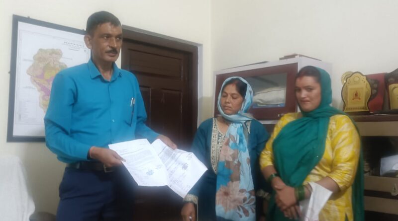 बंदरों के बाद सुअरों का आतंक, ग्रामीणों ने वन विभाग से कार्रवाई की मांग