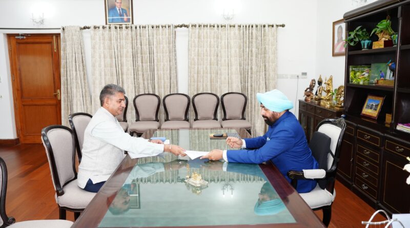 संस्कृत सप्ताह से पहले राज्यपाल से मिले संस्कृत शिक्षा सचिव
