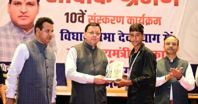 भारत दर्शन पर निकले देवप्रयाग के 68 मेधावी विद्यार्थी