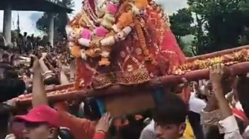 राजजात नहीं, लोकजात भी नहीं—कुरूड़ से ‘बड़ी जात’ के रूप में कैलाश की ओर चली मां नंदा
