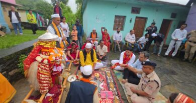 नन्दा के दरबार में डीएम-एसपी ने की पूजा-अर्चना, कुरुड़ मेले का समापन