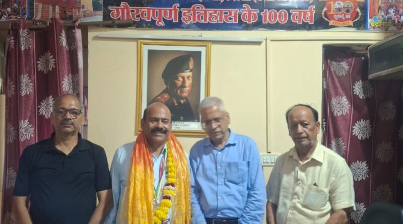 राष्ट्रीय शिक्षक पुरस्कार विजेता गबर सिंह बिष्ट का गढ़वाल भवन में अभिनंदन