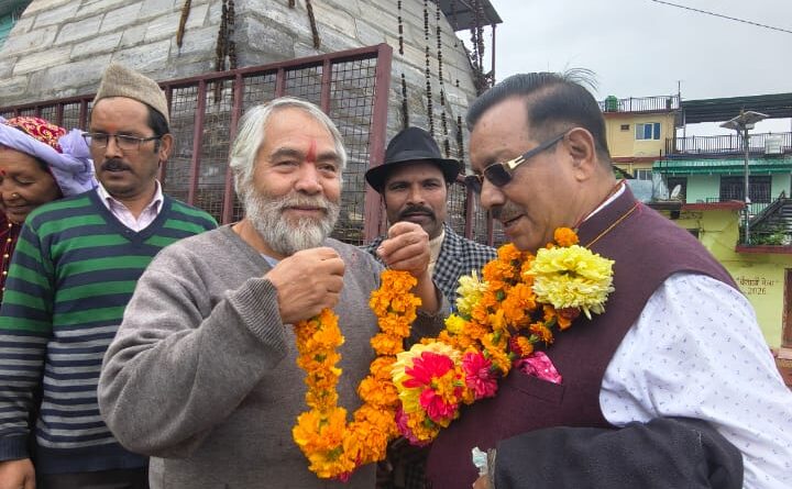 नंदा देवी के दर्शन के बाद ग्रामीणों से मिले उदय सिंह रावत