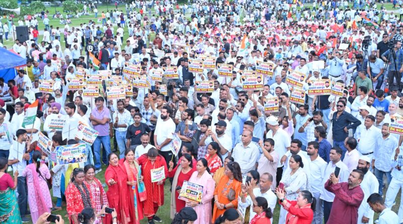 कांग्रेस का मुख्यमंत्री आवास घेराव, महिला अपराध और भर्ती अनियमितताओं समेत कई मुद्दों पर सरकार को घेरा