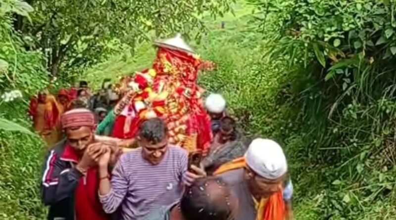 छठे पड़ाव पर पहुंचीं नंदा की तीनों डोलियां
