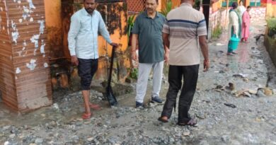 भारी बारिश से गौचर में घर-दुकानों में घुसा मलबा, सड़कें बाधित