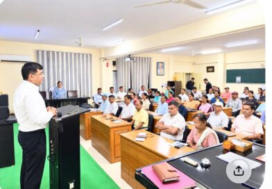 पीएम श्री विद्यालयों में अब बच्चों की भावनात्मक और नैतिक शिक्षा पर भी जोर पीएम श्री विद्यालयों में अब बच्चों की भावनात्मक और नैतिक शिक्षा पर भी जोर