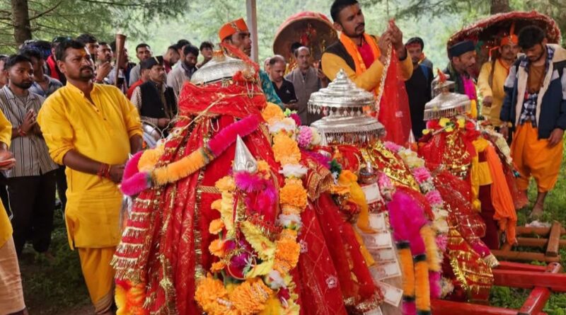 बधाण की नंदा डोली मुंदोली पहुंची, आज वांण में चार देव डोलियों का मिलन