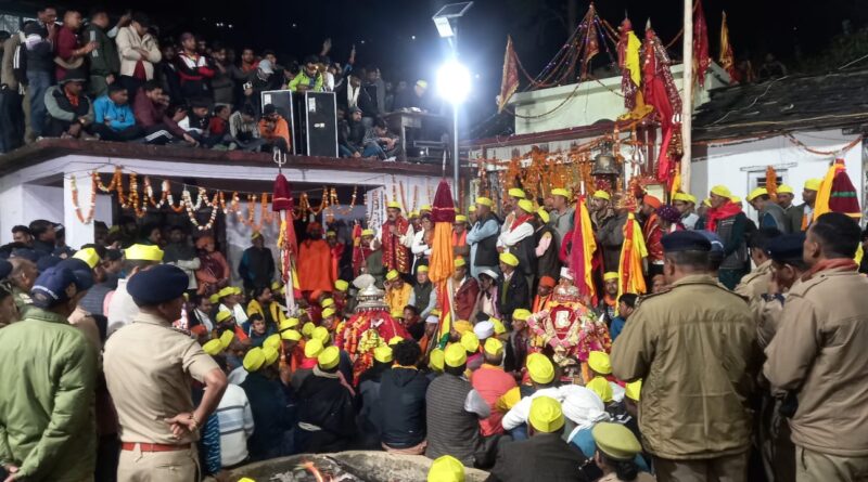वांण में नंदा की डोलियों का भावपूर्ण मिलन, अब निर्जन पड़ावों की ओर बड़ी जात
