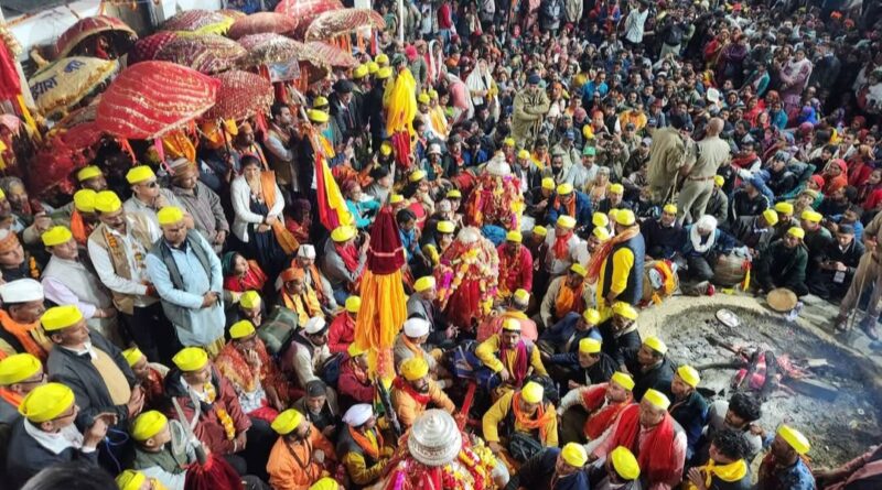 वाण में मिलन के बाद जुदा हुईं देव डोलियां, बड़ी जात वेदनी और बधाण की नंदा गैरोलीपातल पहुंची