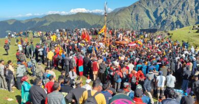 बड़ी जात बगवाबासा पहुंची, बधाण की लोकजात वेदनी से लौटी