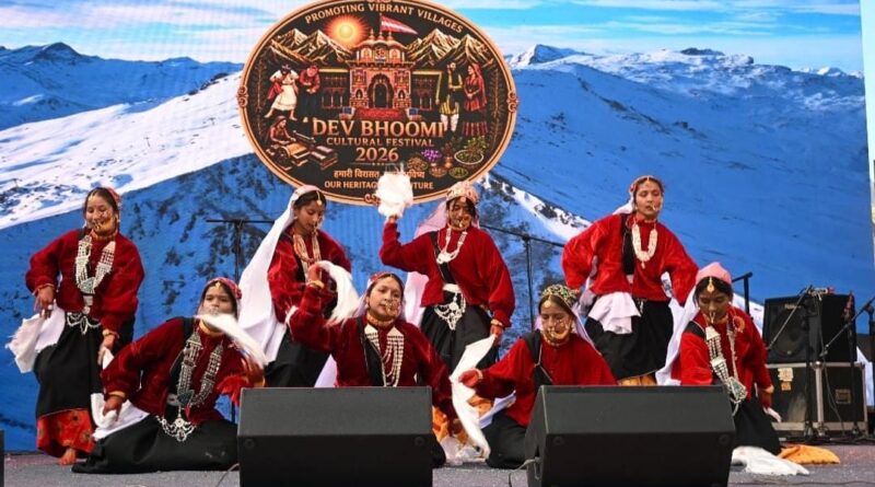 बद्रीनाथ में देवभूमि सांस्कृतिक महोत्सव का आगाज, लोक संस्कृति से लेकर सेना की प्रदर्शनी बनी आकर्षण