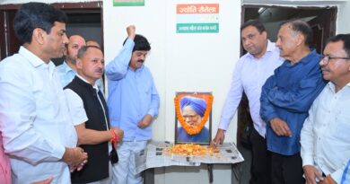 मनमोहन सिंह की जयंती पर कांग्रेस ने दी श्रद्धांजलि, गोदियाल ने आर्थिक सुधारों को किया याद