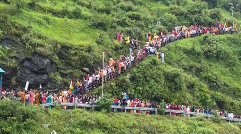 बड़ी जात शुरू : चल पड़ी नंदा भगवती कैलाश की ओर
