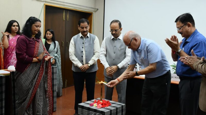 विश्व पर्यटन दिवस के अवसर पर पर्यटन विभाग में राष्ट्रीय सेमिनार का आयोजन