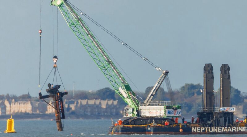 U.S. shipwreck, laden with World War II munitions, is a time bomb near London