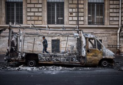 IT’S NOT JUST FRANCE. EUROPE’S POLITICAL CENTER IS CRUMBLING. IT’S NOT JUST FRANCE. EUROPE’S POLITICAL CENTER IS CRUMBLING.