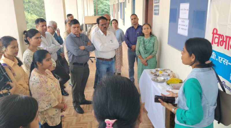 गढ़ भोज दिवस पर पारंपरिक अनाज और व्यंजनों की प्रदर्शनी