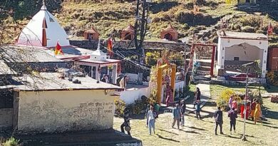 नवरात्रि के पर्व पर बधाणगढ़ी में लगा नंदा भक्तों का तांता