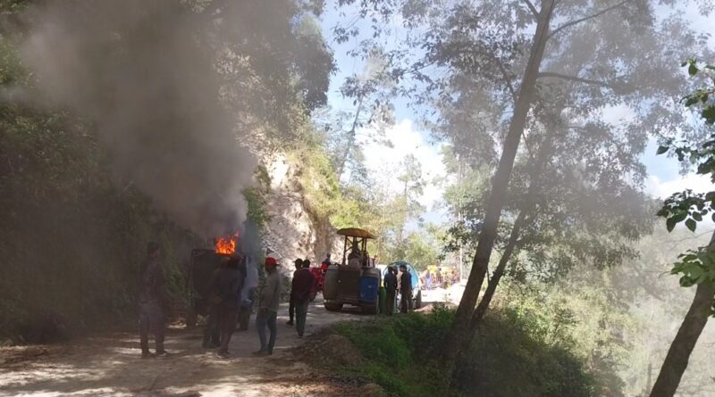 ग्वालदम-नंदकेशरी मोटर सड़क पर 13 साल बाद डामरीकरण का कार्य शुरू