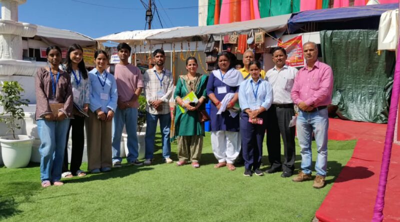 कुंजापुरी मेले में राजकीय महाविद्यालय के छात्रों ने किया शैक्षणिक व व्यावहारिक सर्वेक्षण
