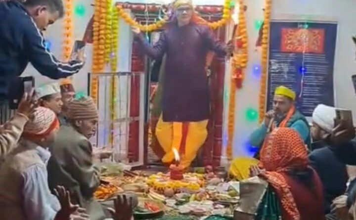 देवराड़ा नंदा देवी सिद्धपीठ में कालरात्रि की विशेष पूजा, रातभर जागरण