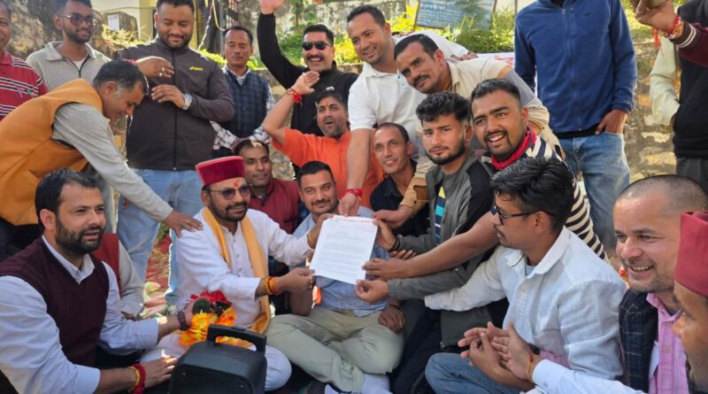 विधायक के आश्वासन पर नारायणबगड़ में आठ दिन से जारी आंदोलन स्थगित