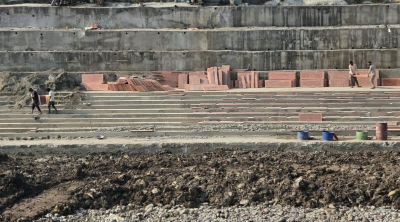 कुंभ-2027 के लिए हरिद्वार में 3 किलोमीटर से अधिक लंबाई में बन रहे नए घाट, दिन-रात निर्माण कार्य जारी