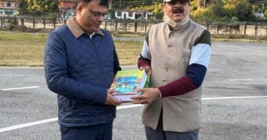 ‘बुके नहीं, बुक’ अभियान की शिक्षा सचिव ने की सराहना