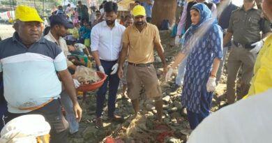 अर्धकुम्भ : हरकी पैड़ी पर मिश्री मठ के स्वच्छता अभियान में जुटे हजारों लोग