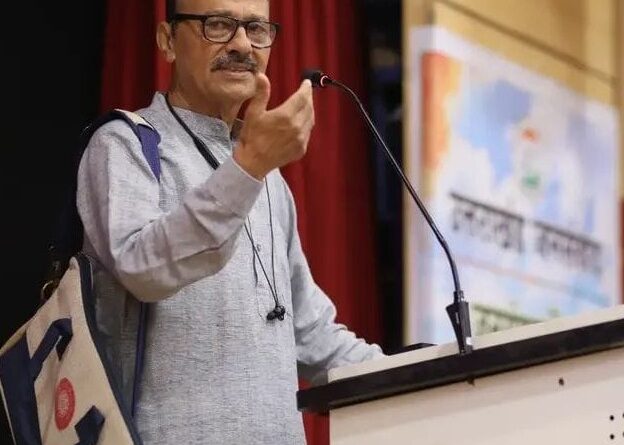 मेरी लेखकीय यात्रा : पत्रकारिता से पुस्तकों तक