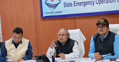 आपदा से क्षतिग्रस्त सड़कों, पेयजल योजनाओं और विद्यालयों की मरम्मत में तेजी लाने के निर्देश