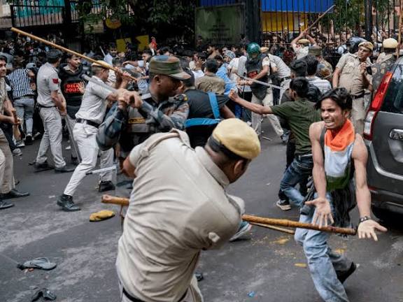 जंतर-मंतर हिंसा की जांच के लिए विशेष समिति ने खोला पोर्टल, पीड़ितों और पुलिसकर्मियों से मांगे साक्ष्य